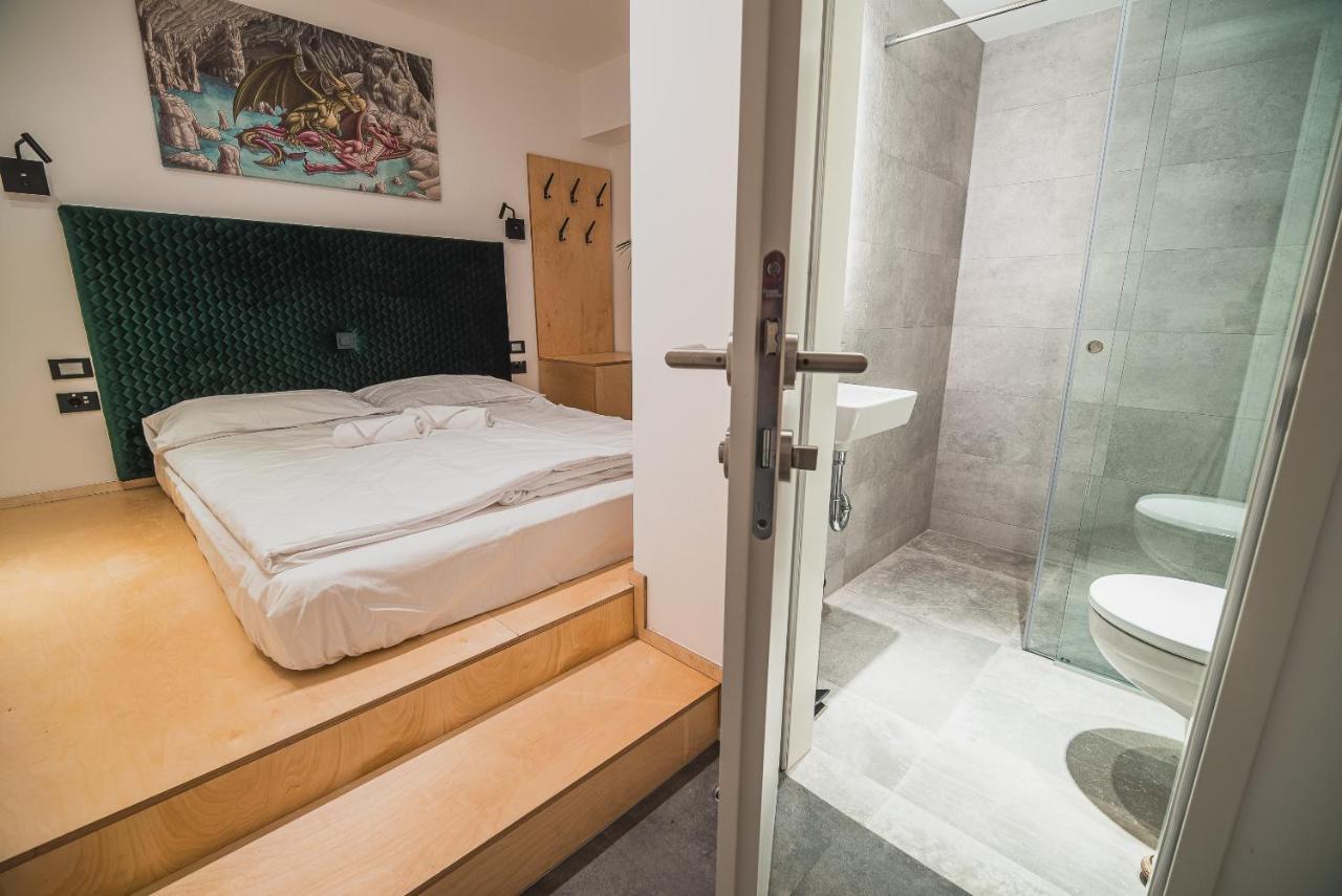 Deluxe Double Room Bath