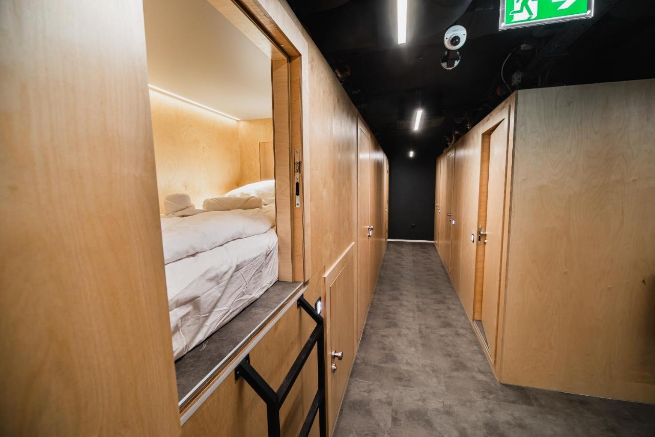 Single Capsule Room