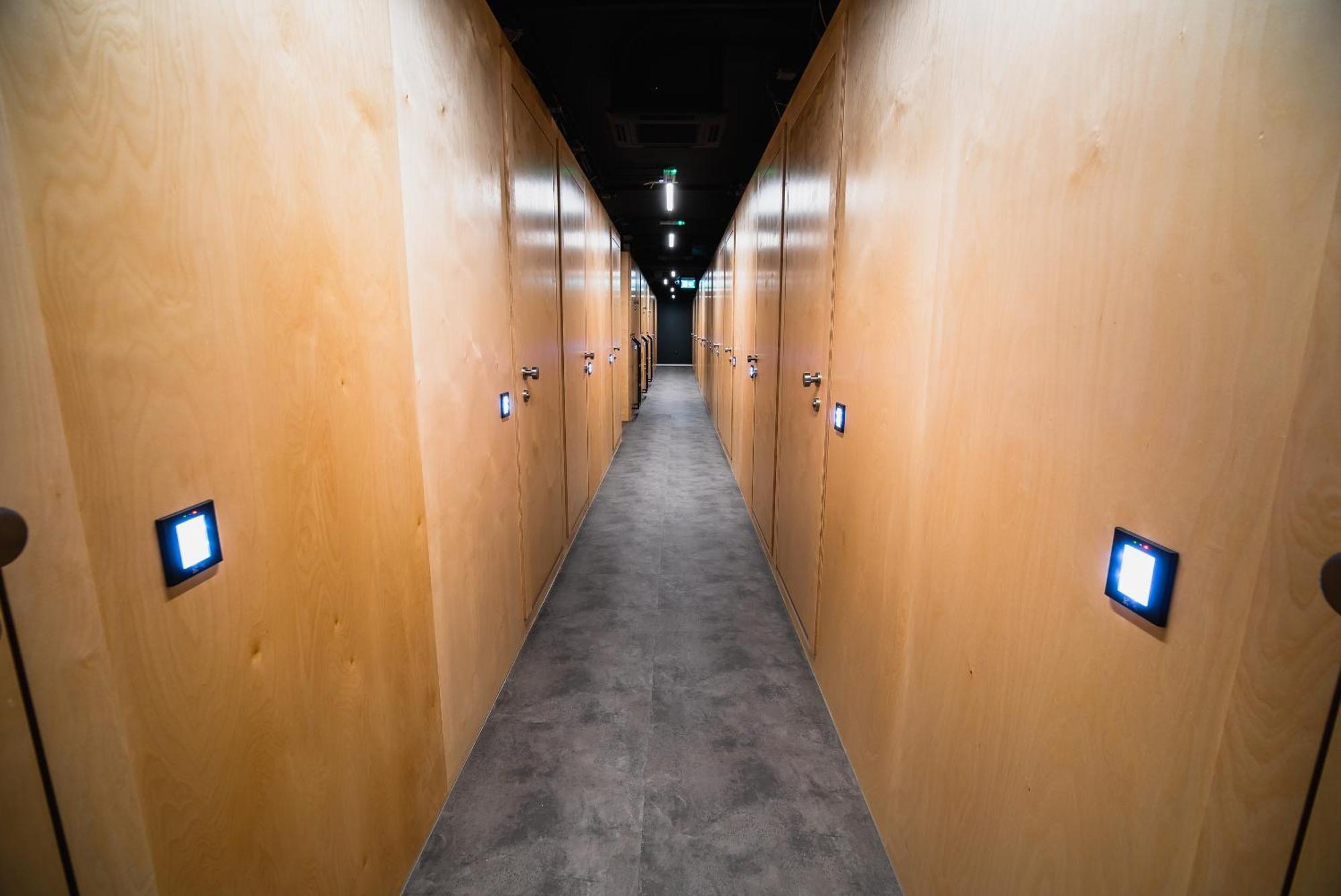 Single Capsule Room