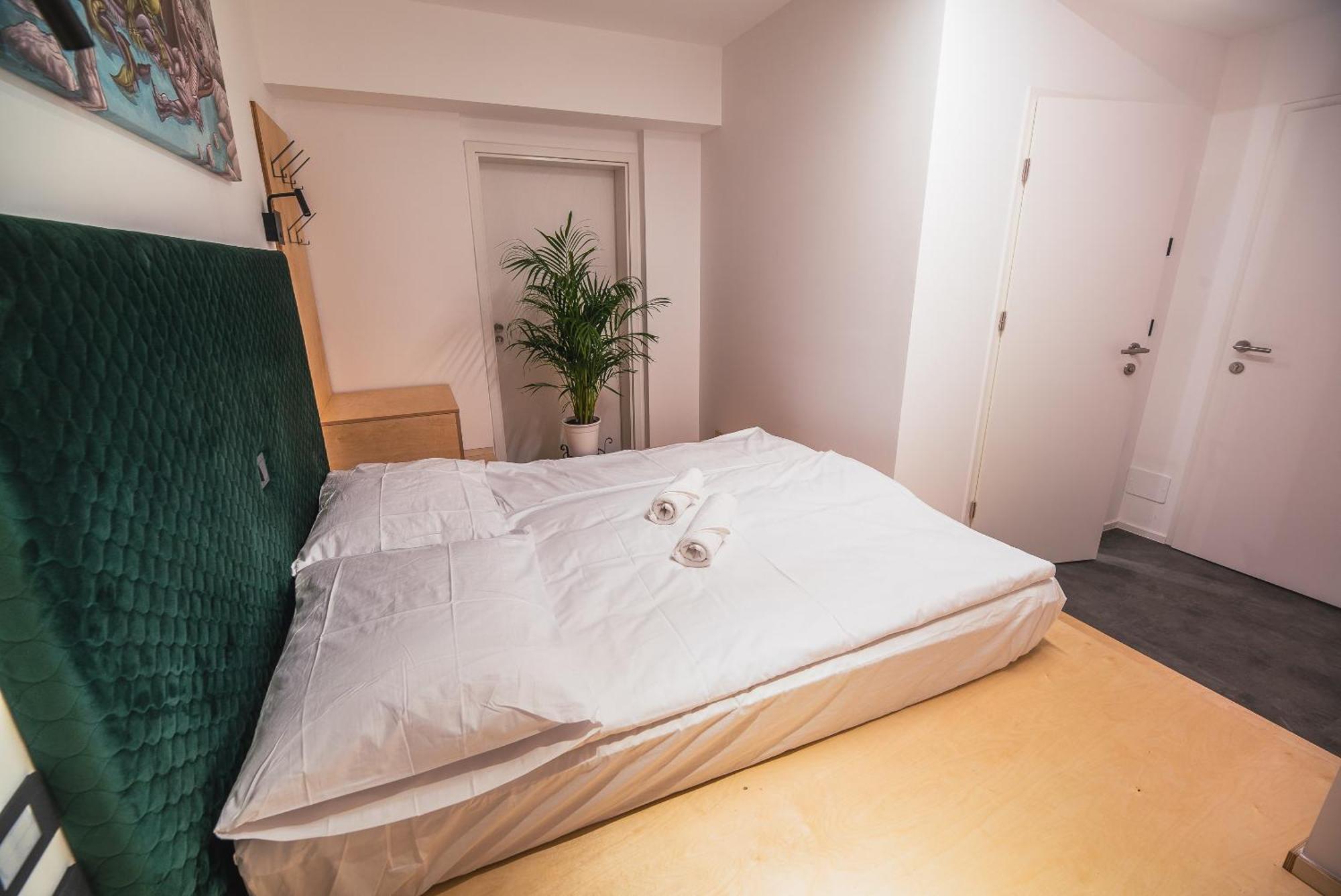 Deluxe Double Room Bath